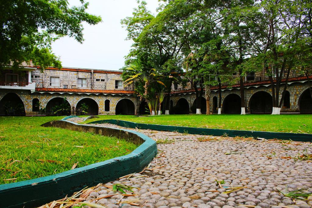 Hotel Spa Taninul Los Puentes Exterior foto